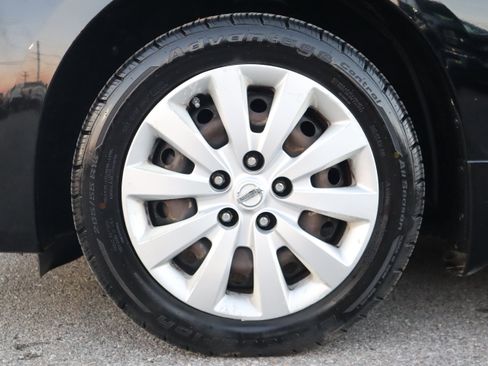 Used 2015 Nissan Sentra S image 11