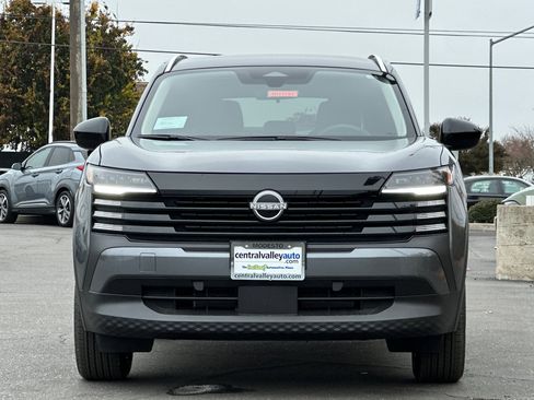 New 2026 Nissan Kicks SV image 9