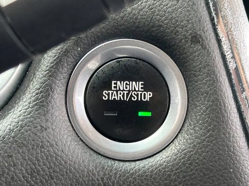 Used 2021 Chevrolet Traverse LS FWD image 20