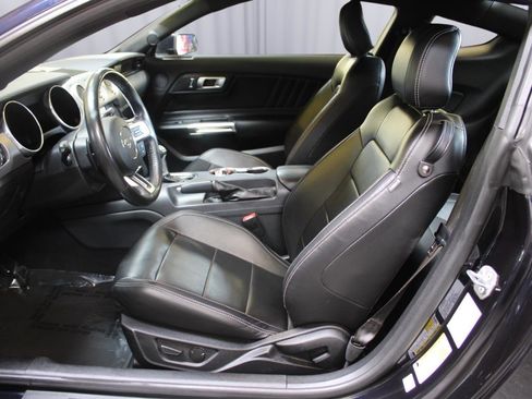 Used 2021 Ford Mustang Premium image 31