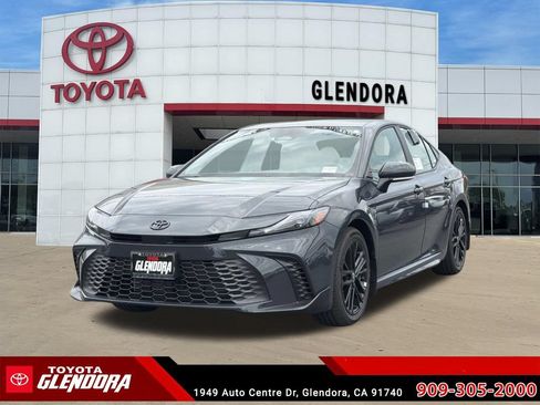 New 2026 Toyota Camry SE FWD image 4