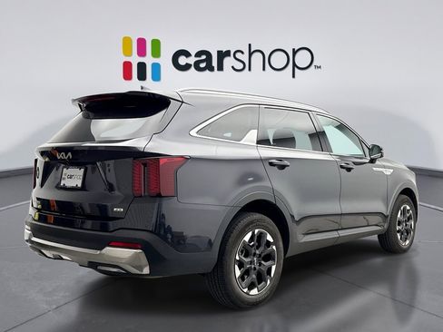 Used 2025 Kia Sorento S w/ Panoramic Sunroof Package image 5