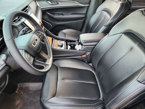 Used 2023 Jeep Grand Cherokee L Limited w/ Luxury Tech Group II AWD/4WD image 14