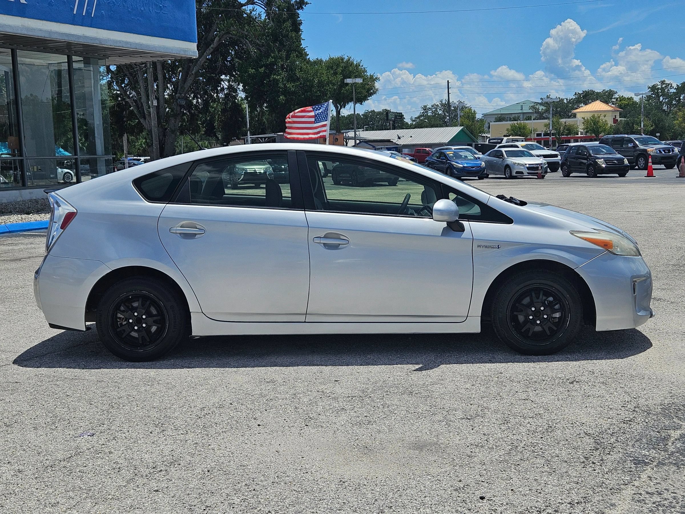 Used 2014 Toyota Prius Two FWD image 7