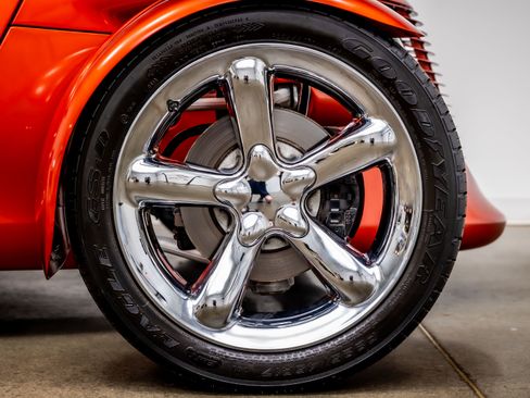 Used 2001 Chrysler Prowler image 33