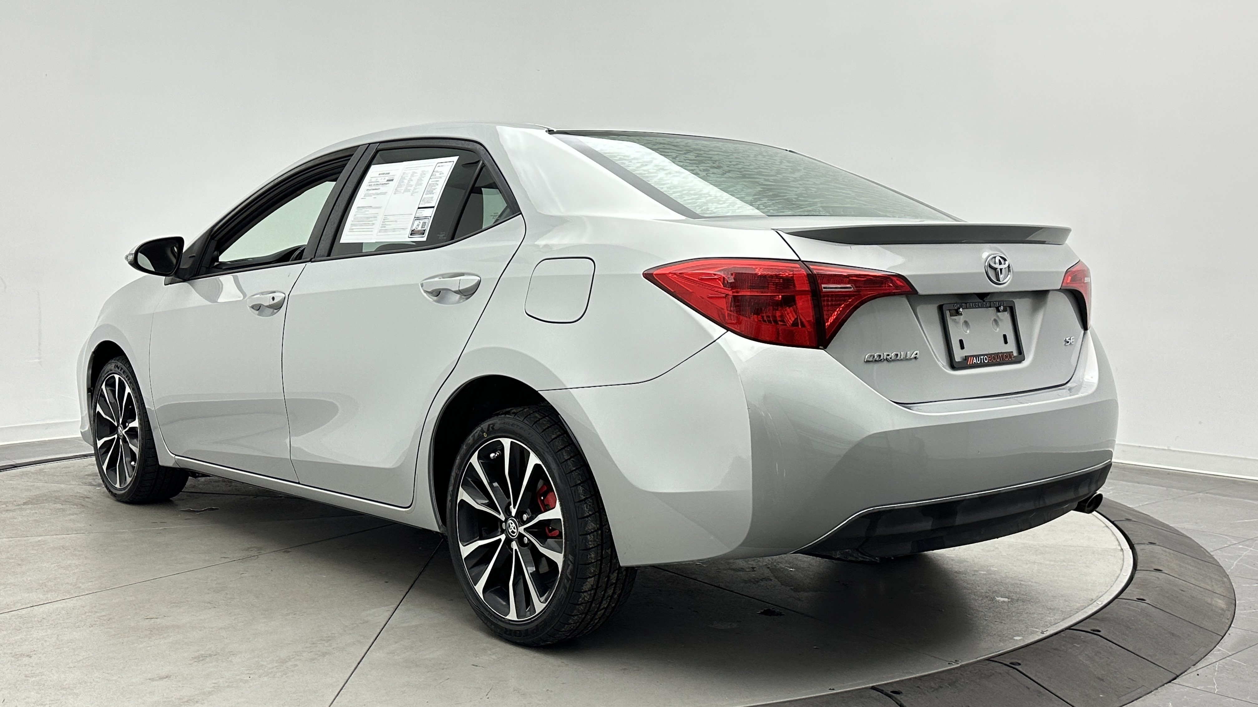 Used 2019 Toyota Corolla SE FWD image 5