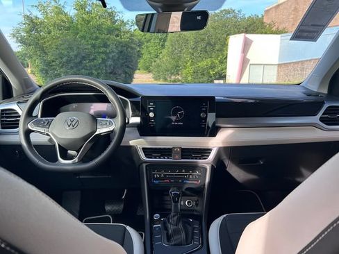 New 2026 Volkswagen Taos SE FWD image 12