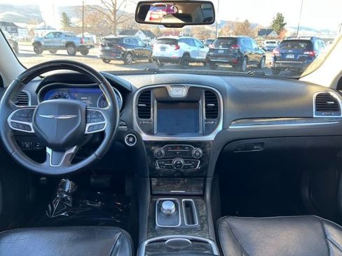 Used 2017 Chrysler 300 C image 6