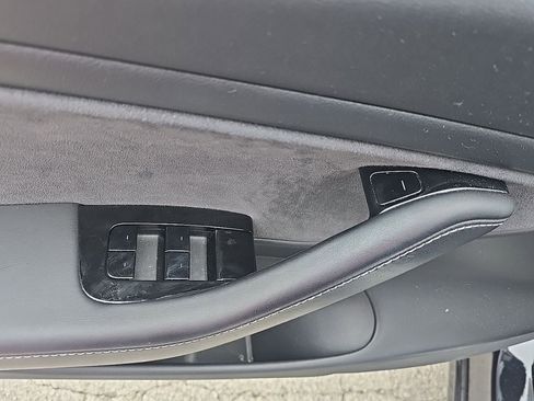 Used 2018 Tesla Model 3 AWD/4WD image 12