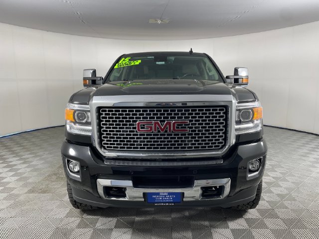 Used 2015 GMC Sierra 2500 Denali w/ Duramax Plus Package AWD/4WD image 17