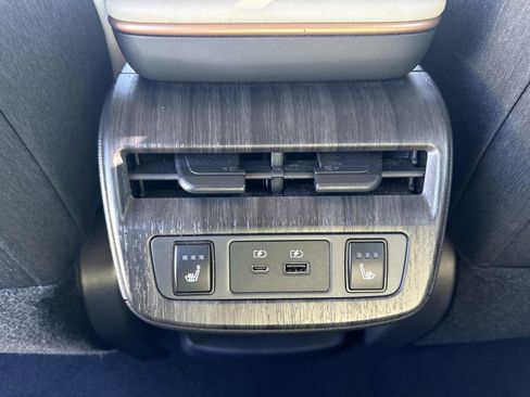 Certified 2023 Nissan Ariya AWD image 17