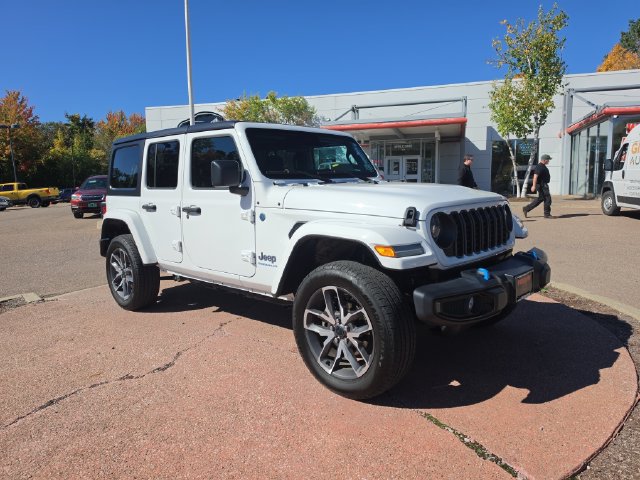 Used 2024 Jeep Wrangler Unlimited w/ Convenience Group AWD/4WD image 7