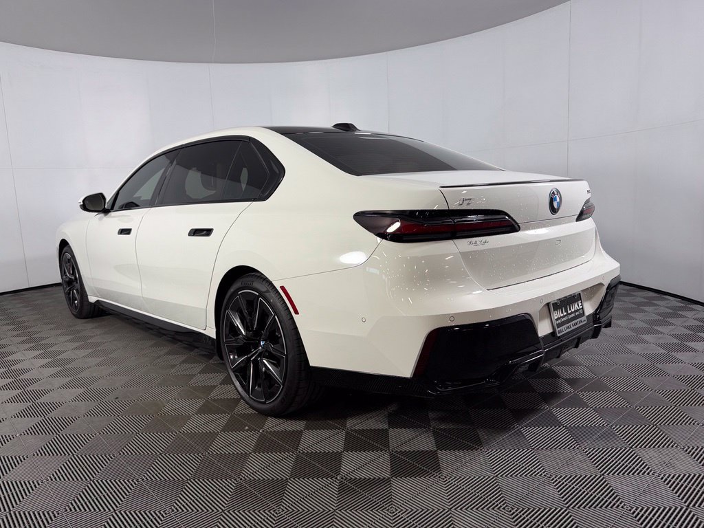 Used 2023 BMW i7 xDrive60 w/ Parking Assistance Package AWD/4WD image 2