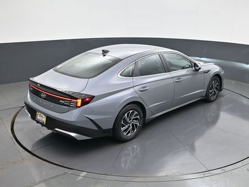 New 2026 Hyundai Sonata Blue FWD image 17