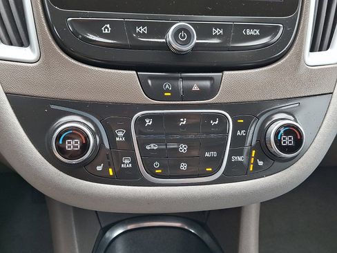 Used 2024 Chevrolet Malibu LT FWD image 15