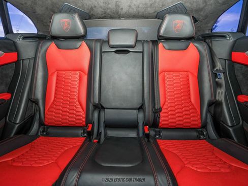 Used 2019 Lamborghini Urus image 39