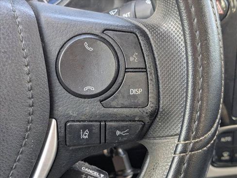 Used 2018 Toyota Corolla LE image 5