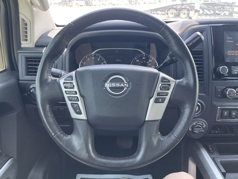 Used 2024 Nissan Titan SV w/ SV Convenience Package AWD/4WD image 17