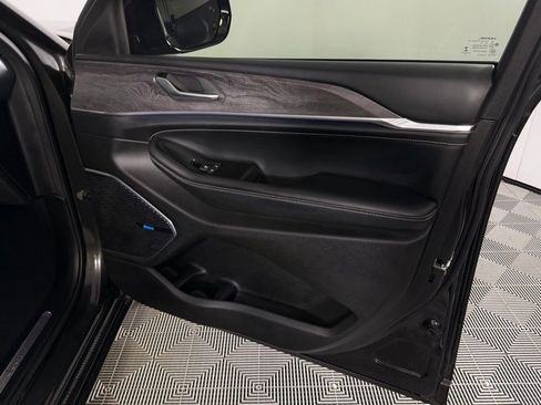 Certified 2022 Jeep Grand Cherokee L Overland image 30