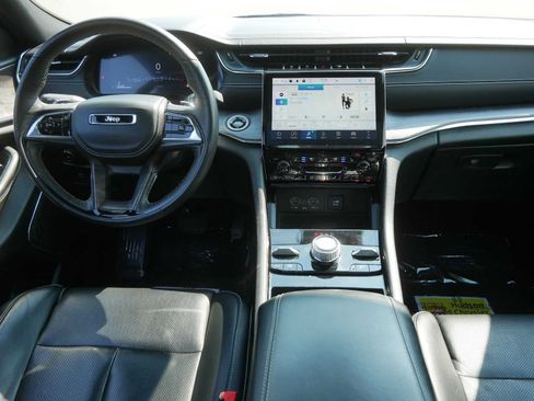 Used 2024 Jeep Grand Cherokee L Overland w/ Advanced Protech Group III AWD/4WD image 10