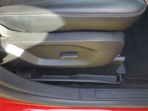 Used 2024 Ford Edge SEL image 36