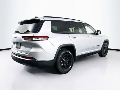 Used 2024 Jeep Grand Cherokee L Laredo image 9