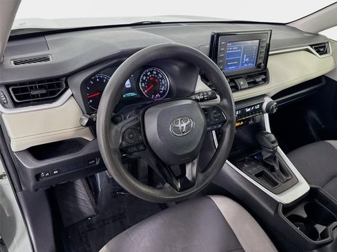 Used 2019 Toyota RAV4 XLE w/ Convenience Package FWD image 10