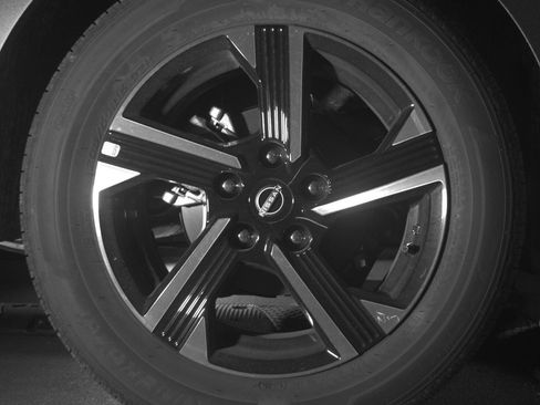 Used 2025 Nissan Sentra SV FWD image 12