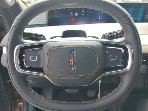 New 2026 Lincoln Navigator Black Label AWD/4WD image 16