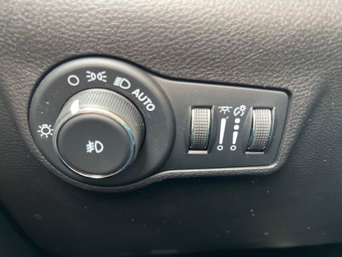 Used 2023 Jeep Compass Limited AWD/4WD image 17