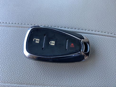 Used 2023 Chevrolet Traverse LS image 38