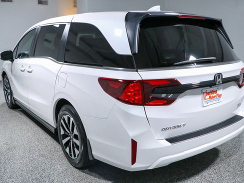 Used 2025 Honda Odyssey EX-L image 9