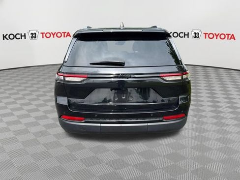 Used 2023 Jeep Grand Cherokee Altitude AWD/4WD image 7