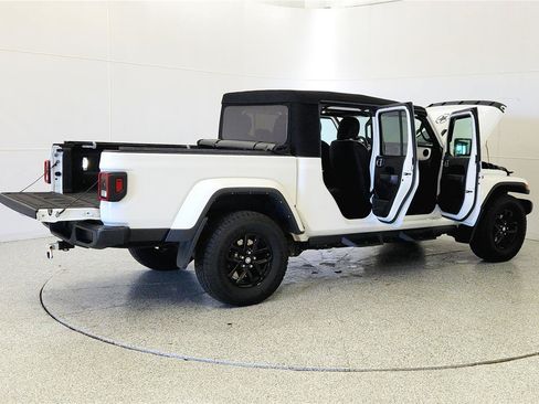 Used 2022 Jeep Gladiator Sport AWD/4WD image 12