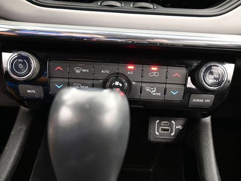 Used 2022 Jeep Compass Limited image 24