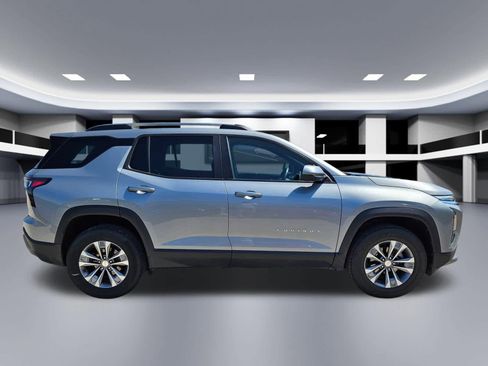 Used 2025 Chevrolet Equinox LT w/ Convenience Package II FWD image 7
