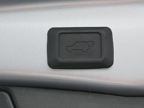 Used 2024 Toyota RAV4 XLE Premium AWD/4WD image 33