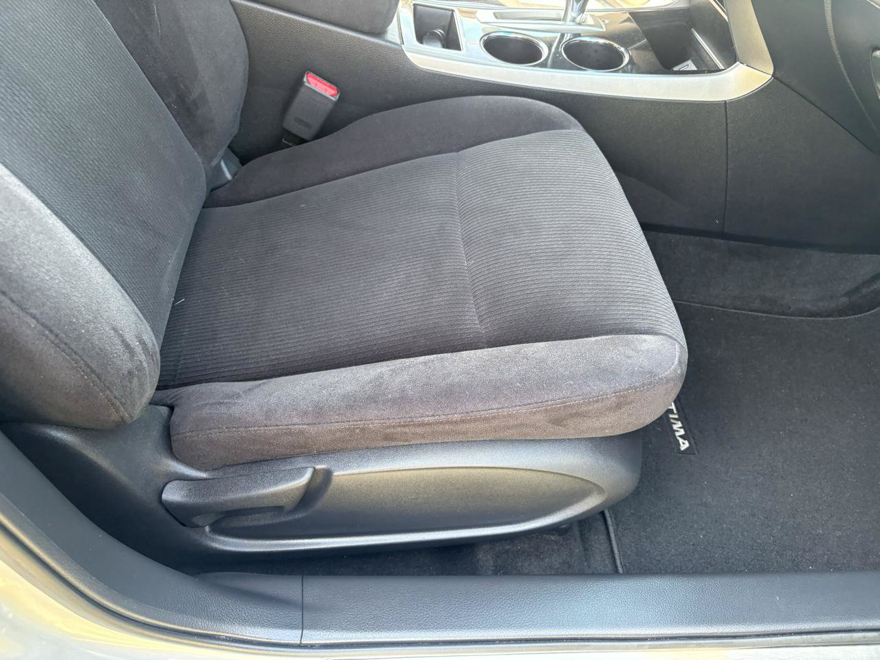 Used 2013 Nissan Altima 2.5 SV FWD image 43