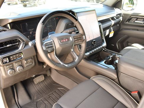 New 2026 GMC Yukon Elevation w/ Elevation Premium Package AWD/4WD image 15