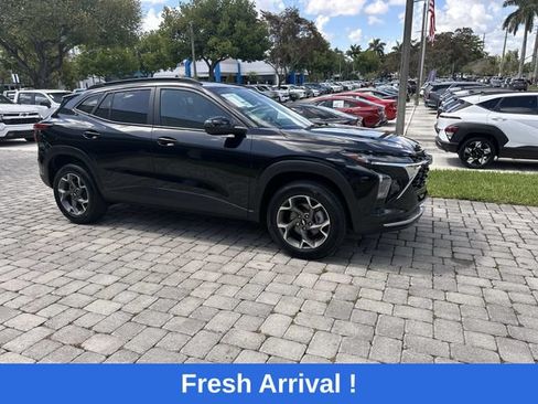 Used 2024 Chevrolet Trax LT FWD image 15