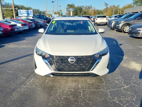 Used 2024 Nissan Sentra SV image 2