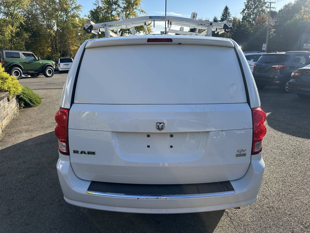 Used 2015 RAM C/V Tradesman FWD image 5