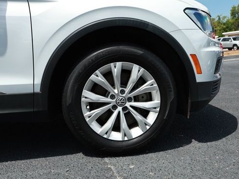 Used 2018 Volkswagen Tiguan SEL FWD image 5
