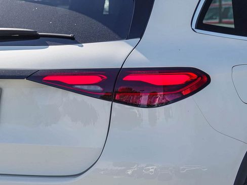 New 2026 Mercedes-Benz GLC 300 image 7