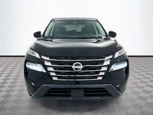 Used 2024 Nissan Rogue SV image 3