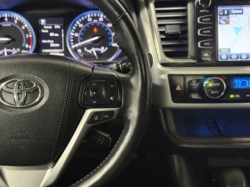 Used 2017 Toyota Highlander Limited Platinum image 27