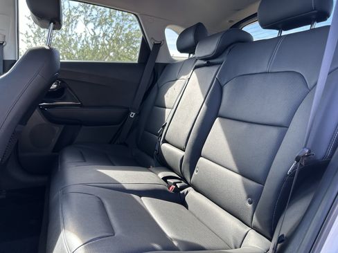 Used 2020 Kia Niro EX Premium image 13