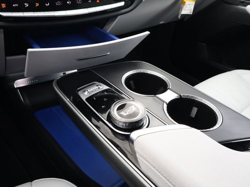 Used 2024 Cadillac Lyriq Sport image 31