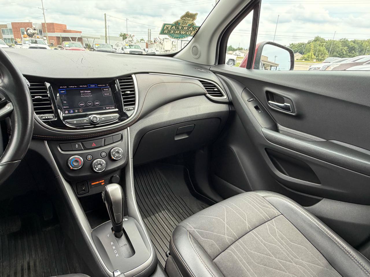Used 2021 Chevrolet Trax LT w/ LT Convenience Package FWD image 16