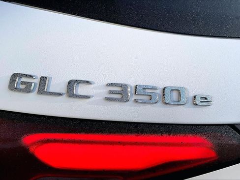 Used 2025 Mercedes-Benz GLC 350e 4MATIC image 31